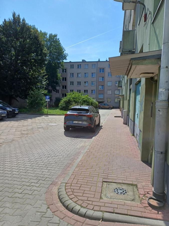 Ommpbooking Wspolna Lazienka Ченстохова Екстер'єр фото